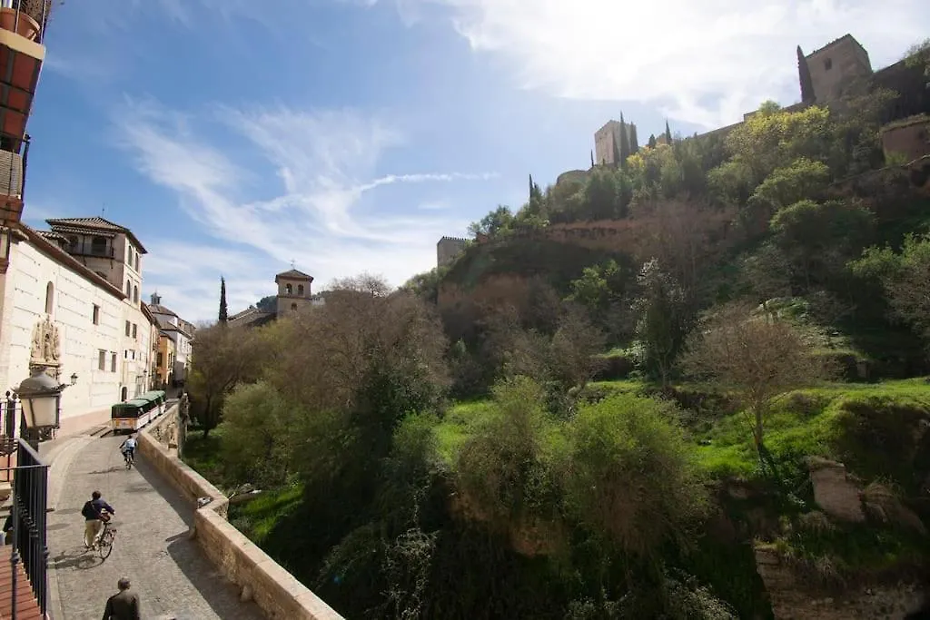 Alhambra Enamora 2. Paseo De Los Tristes Views 1-B Granada Spain